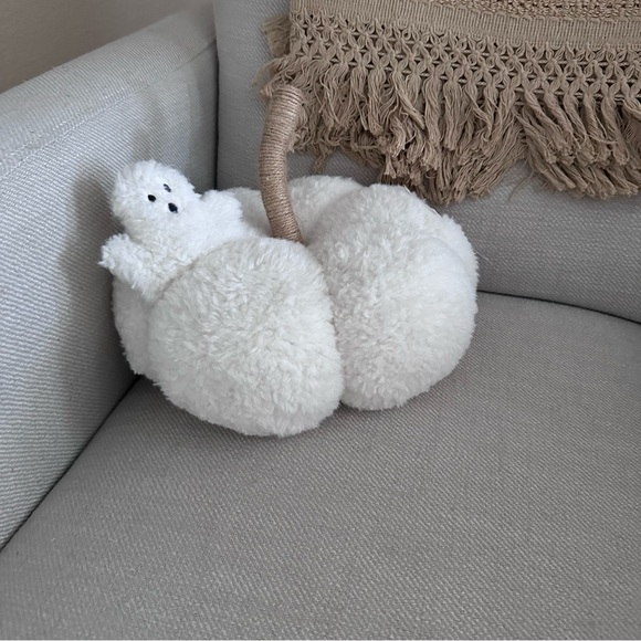 NEW Cupcakes & Cashmere Sherpa pumpkin ghost pillow - Picture 2 of 7